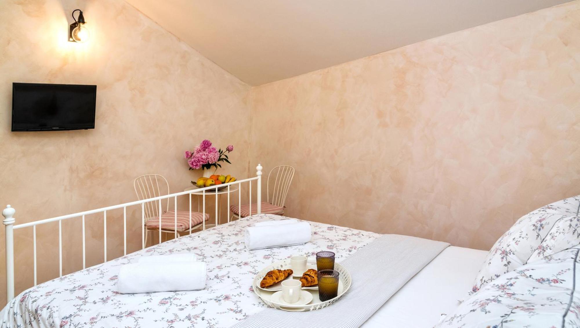 Inn By The River Omiš Екстериор снимка