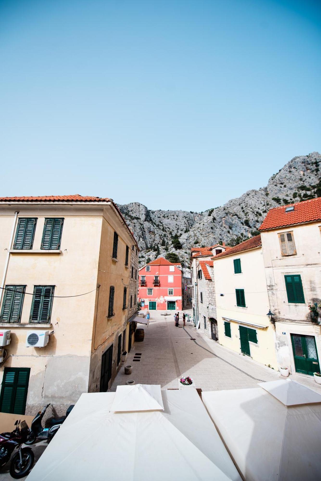 Inn By The River Omiš Екстериор снимка