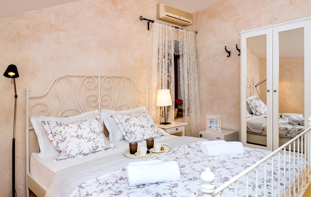Inn By The River Omiš Екстериор снимка