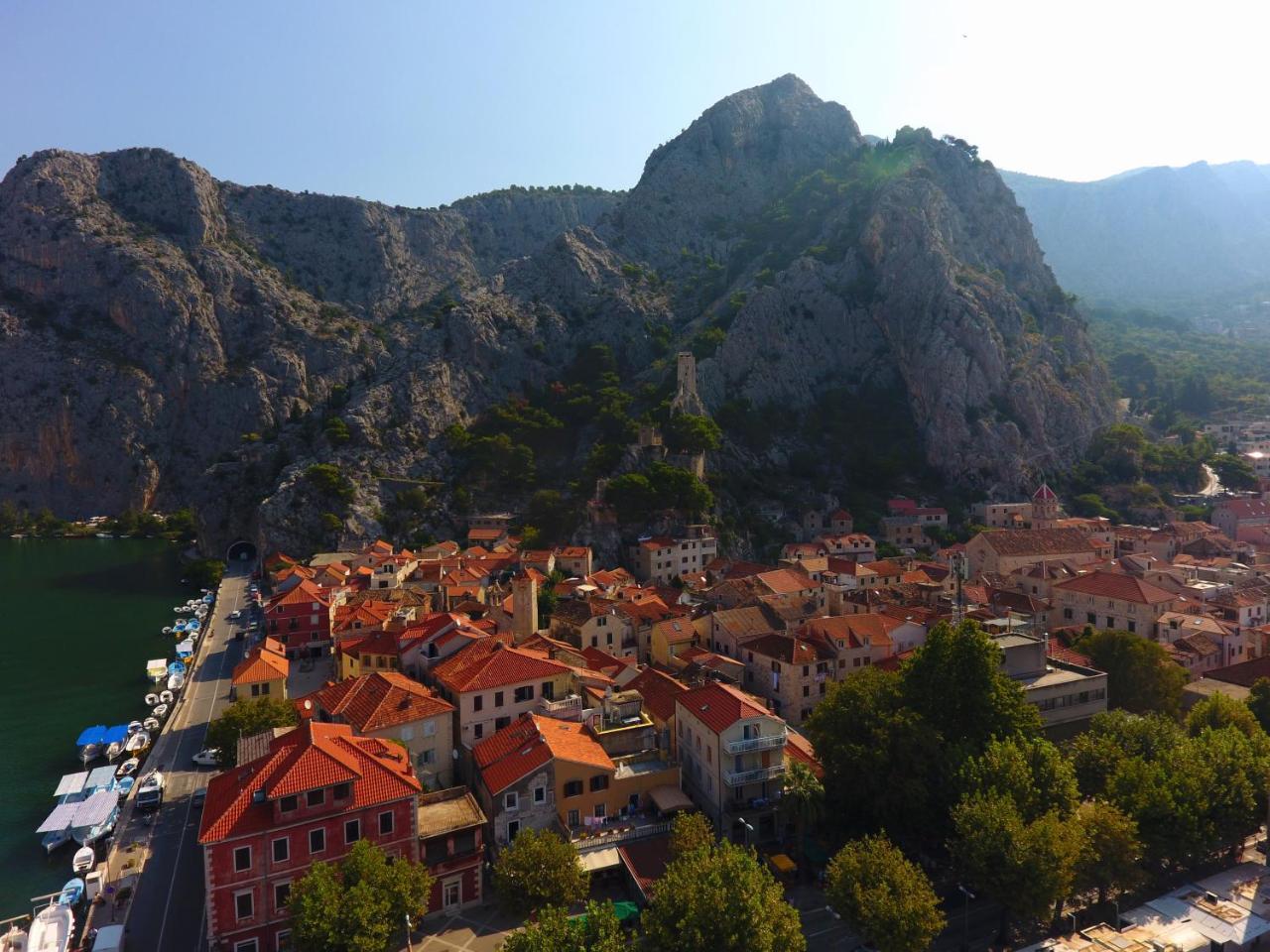 Inn By The River Omiš Екстериор снимка